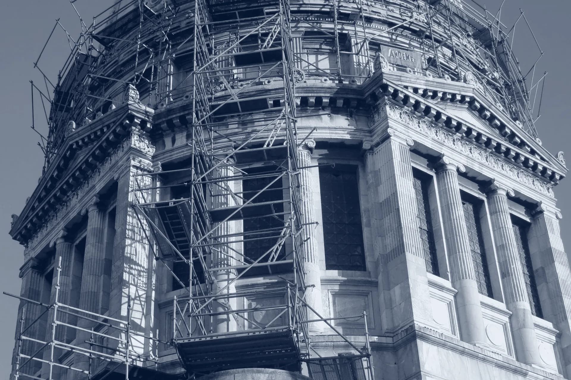 Andamiaje en la cúpula del Congreso Nacional, fotografía de obra