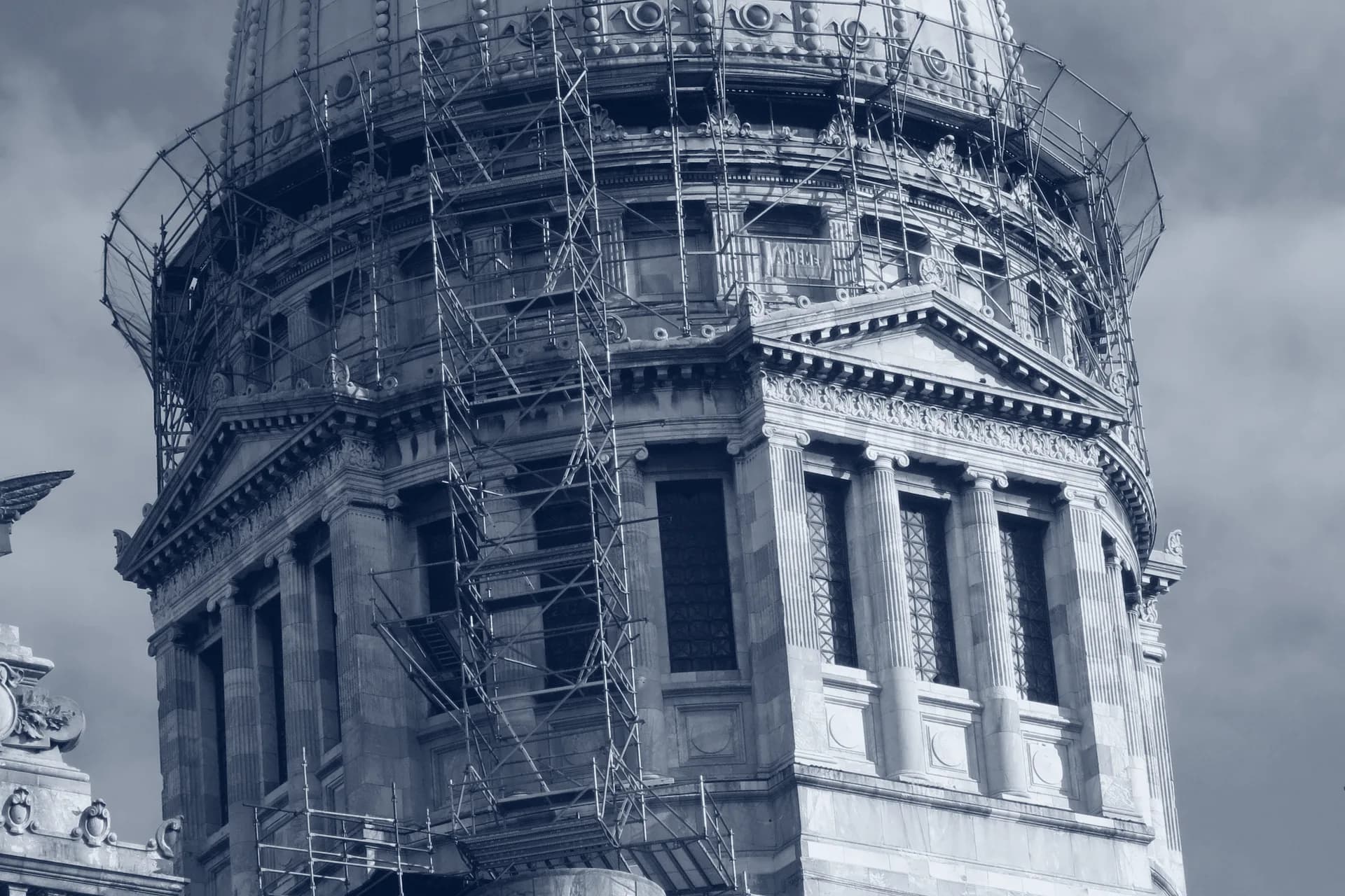 Andamiaje en la cúpula del Congreso Nacional, fotografía de obra