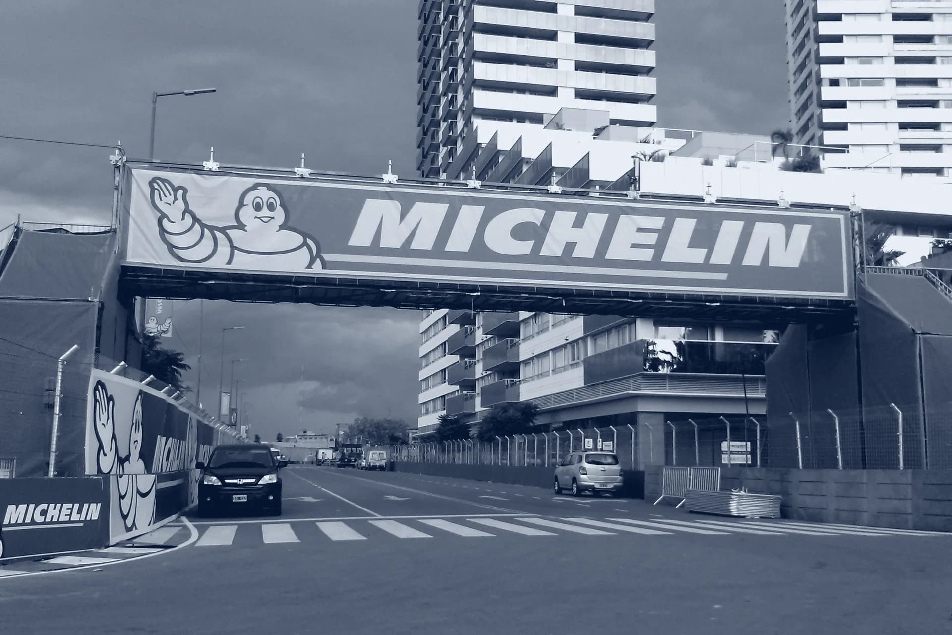 Andamiaje en el circuito del ePrix de Buenos Aires, fotografía de obra