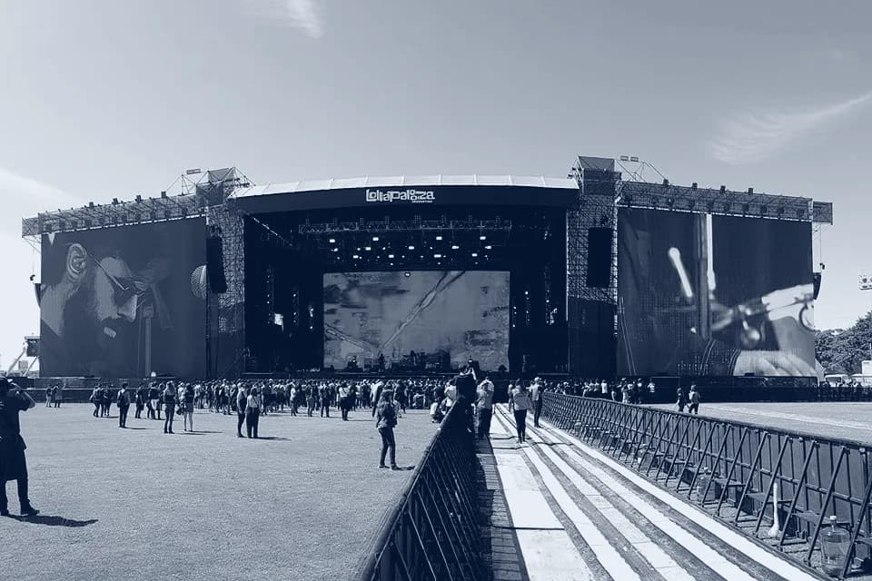 Plataformas y torres para el festival Lollapalooza, vista 2