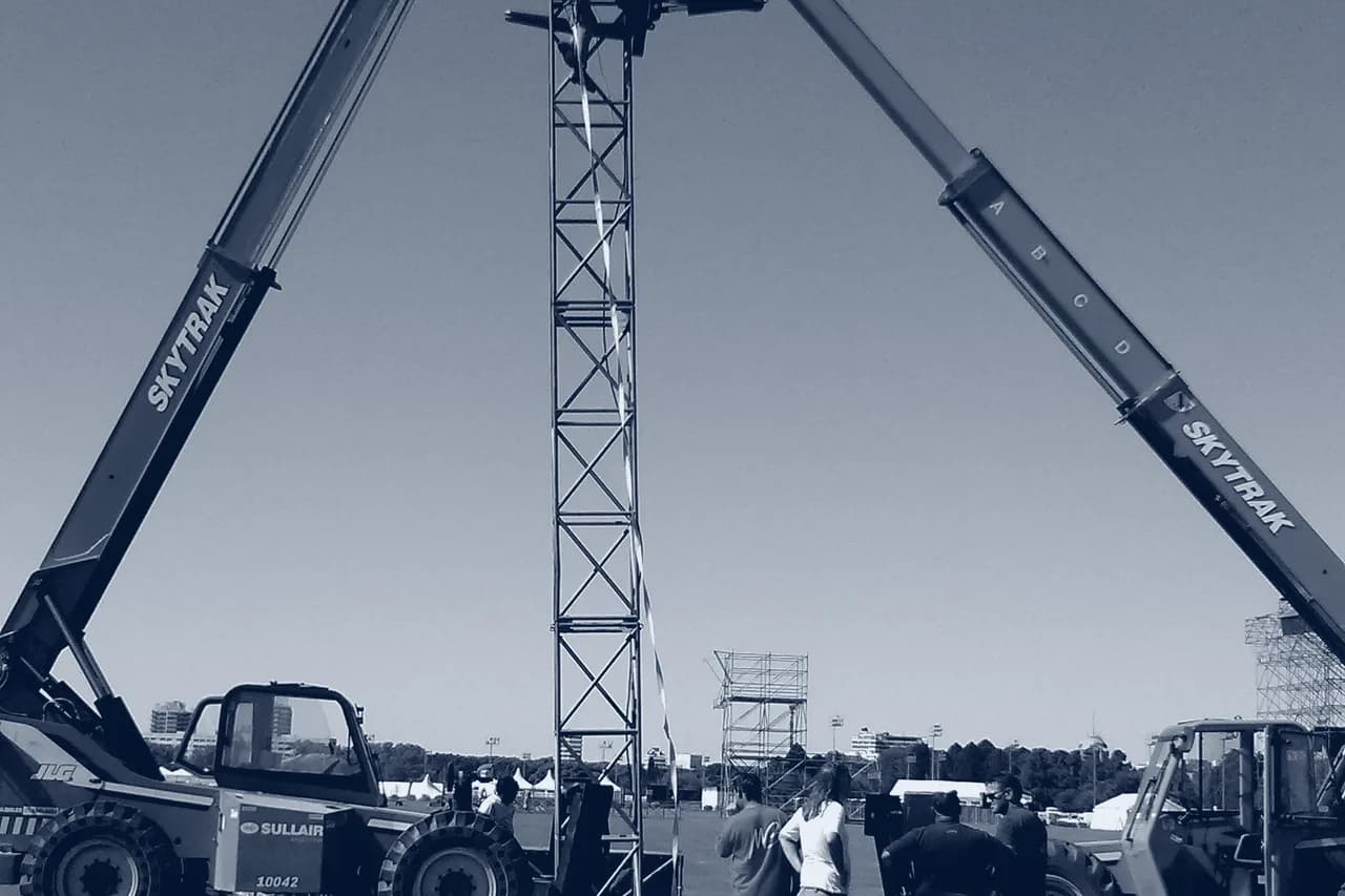 Andamiaje en el predio de Lollapalooza, fotografía de obra