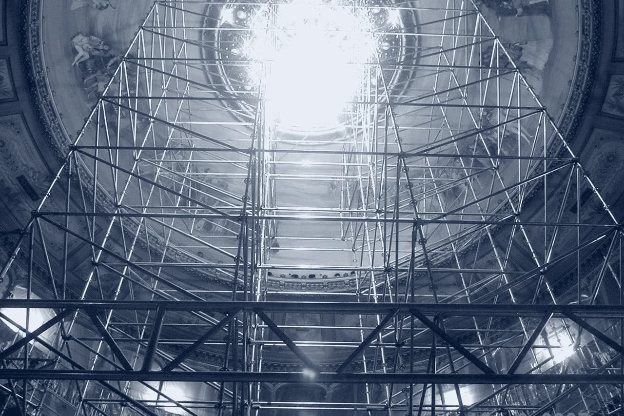 Andamiaje bajo la cúpula del Teatro Colón, vista 3
