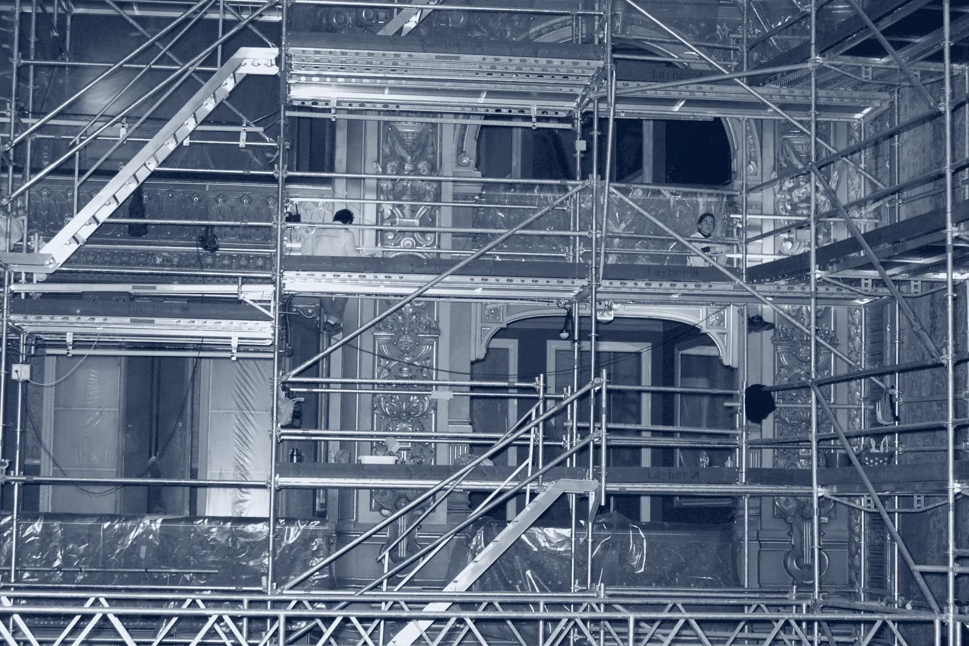 Andamiaje en la sala principal del Teatro Colón, fotografía de obra